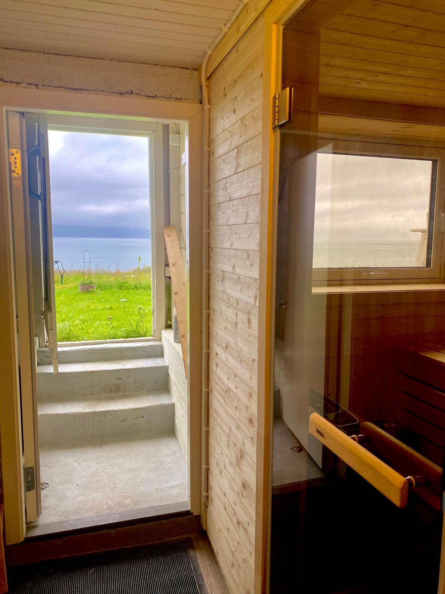 Unique And Charming Holiday Home With Fantastic Sea Views トロムソ エクステリア 写真